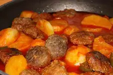 Tencerede Köfteli Patates Tarifi ve Malzemeleri